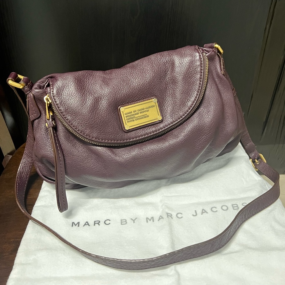 Marc Jacobs crossbody bag.